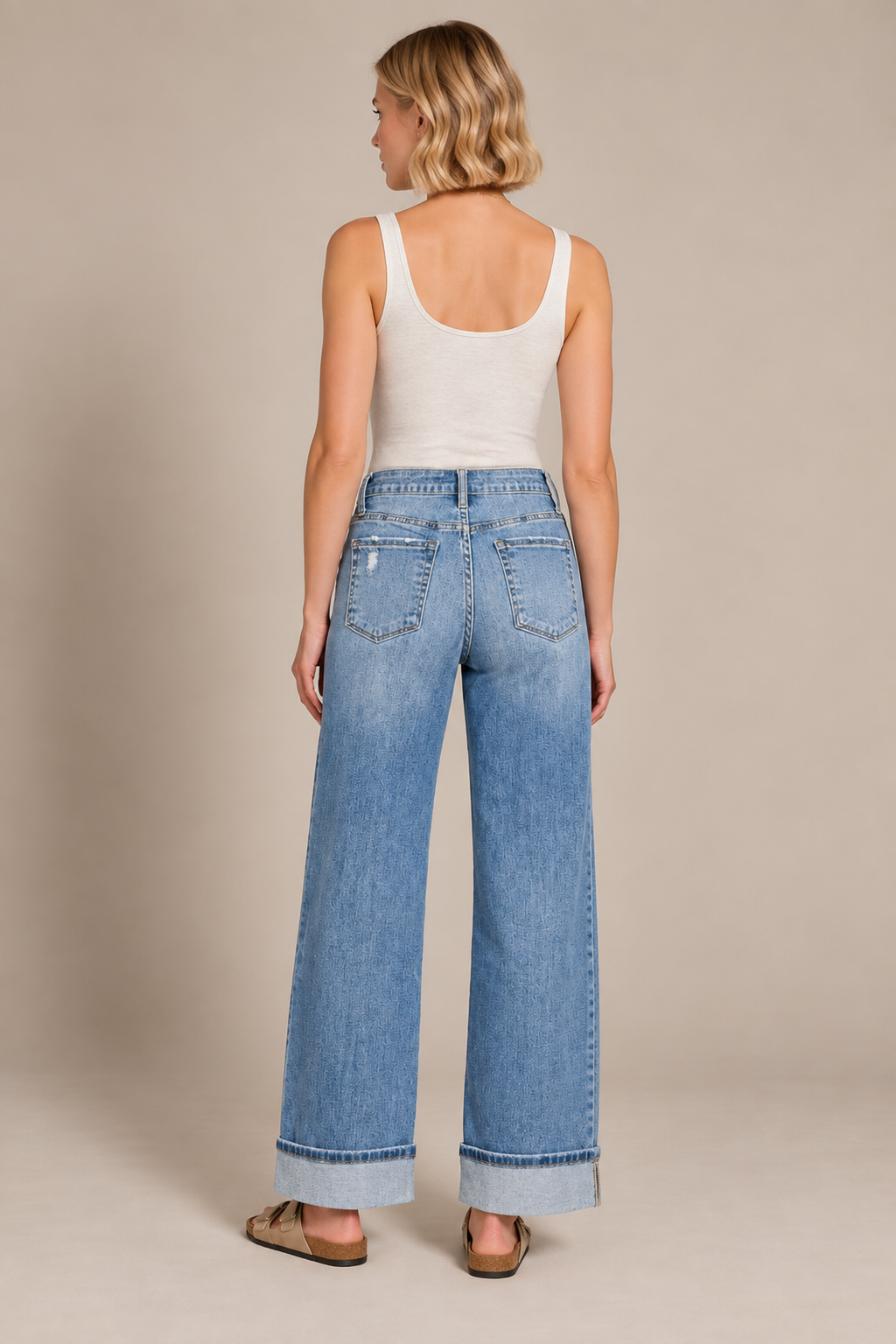 Cuffed Wide-Leg Jeans – Medium Wash
